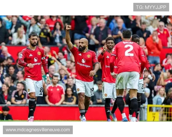 曼联防守体系漏洞频出，近期表现波动，对赛季走势形成制约